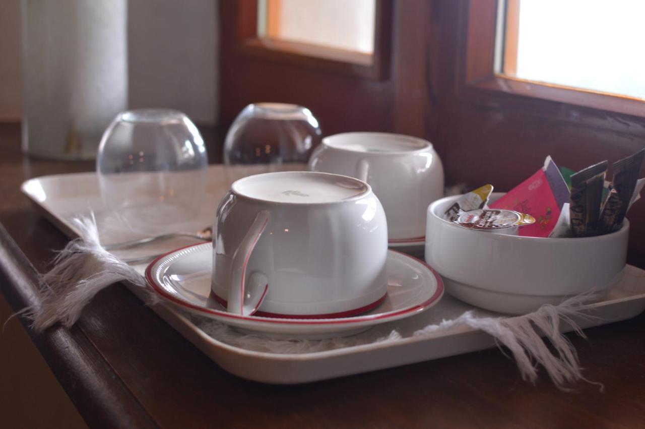 L'Uovo E La Faina Bed & Breakfast Busca ภายนอก รูปภาพ