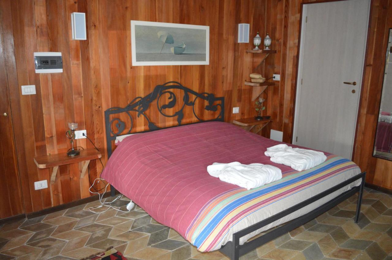 L'Uovo E La Faina Bed & Breakfast Busca ภายนอก รูปภาพ